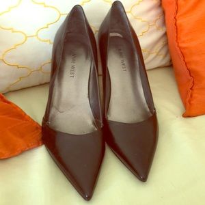 Black pointed toe heels/pumps